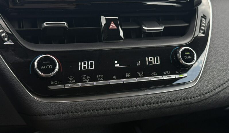 Toyota Corolla | FWD (przód) | Automatyczna | 125 KM | Biały full