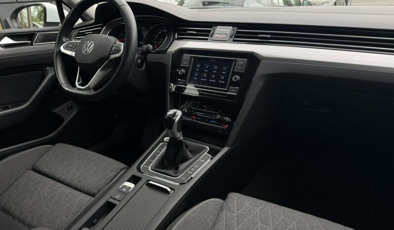 Volkswagen Passat | FWD (przód) | Manualna | 150 KM | Biały full