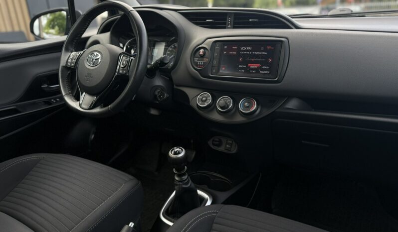 Toyota Yaris | FWD (przód) | Manualna | 111 KM | Niebieski full