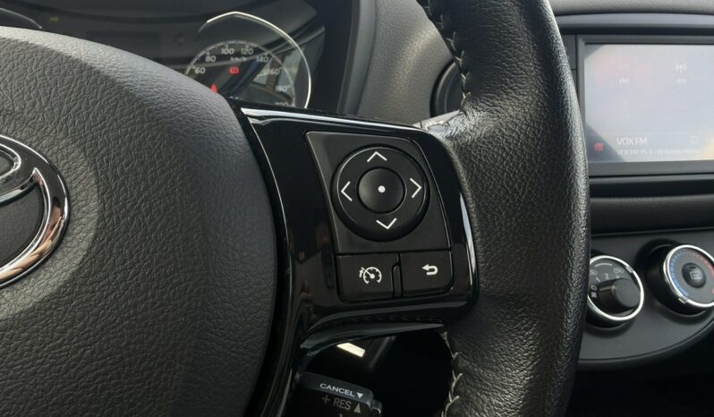 Toyota Yaris | FWD (przód) | Manualna | 111 KM | Niebieski full