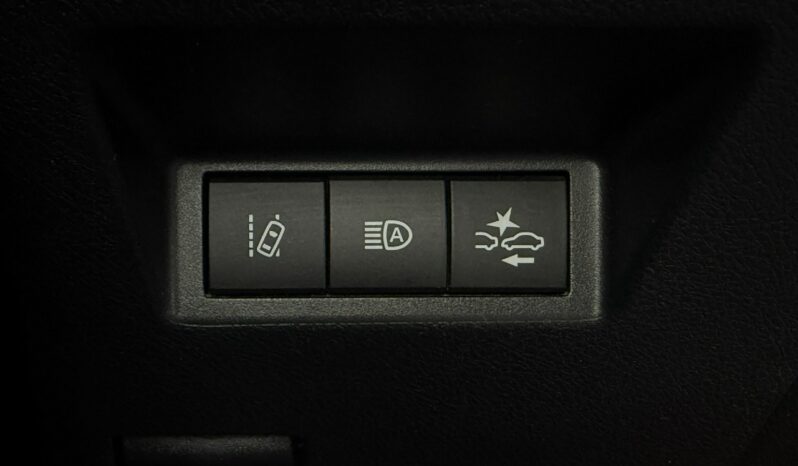 Toyota Yaris | FWD (przód) | Manualna | 111 KM | Niebieski full