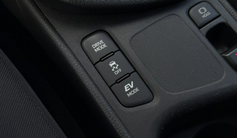 Toyota Yaris | FWD (przód) | Automatyczna | 116 KM | Srebrny full
