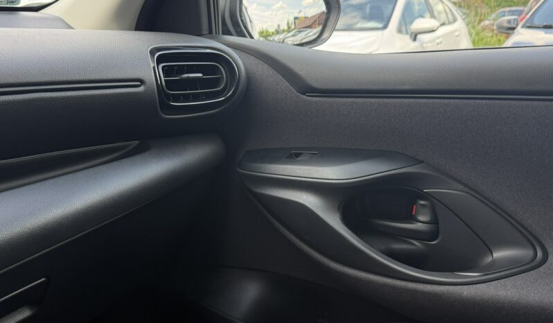 Toyota Yaris | FWD (przód) | Automatyczna | 116 KM | Srebrny full