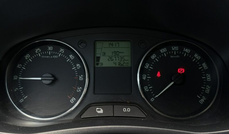 Skoda Fabia | FWD (przód) | Manualna | 75 KM | Srebrny full