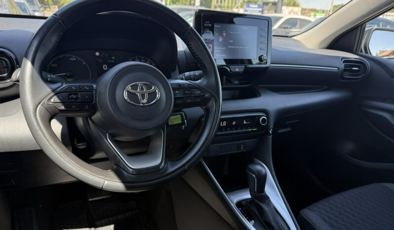 Toyota Yaris | FWD (przód) | Automatyczna | 116 KM | Srebrny full