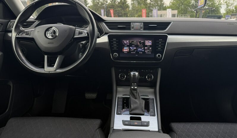 Skoda Superb | FWD (przód) | Automatyczna | 150 KM | Niebieski full