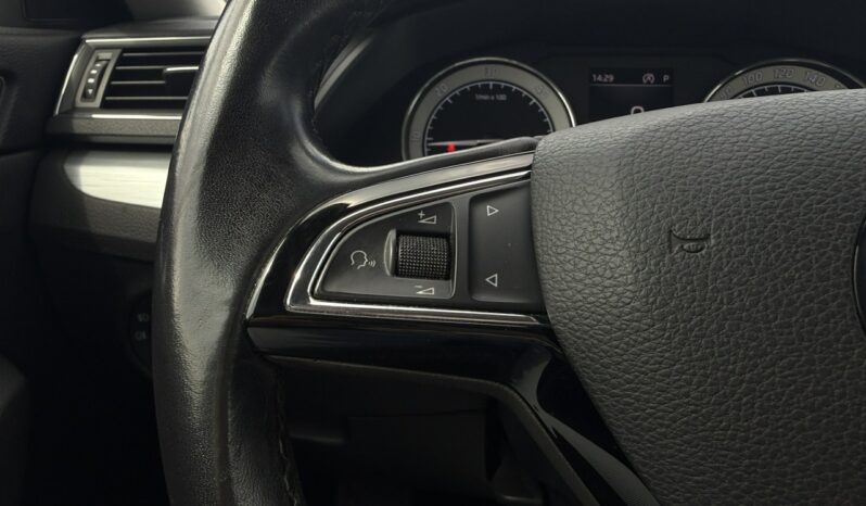 Skoda Superb | FWD (przód) | Automatyczna | 150 KM | Niebieski full