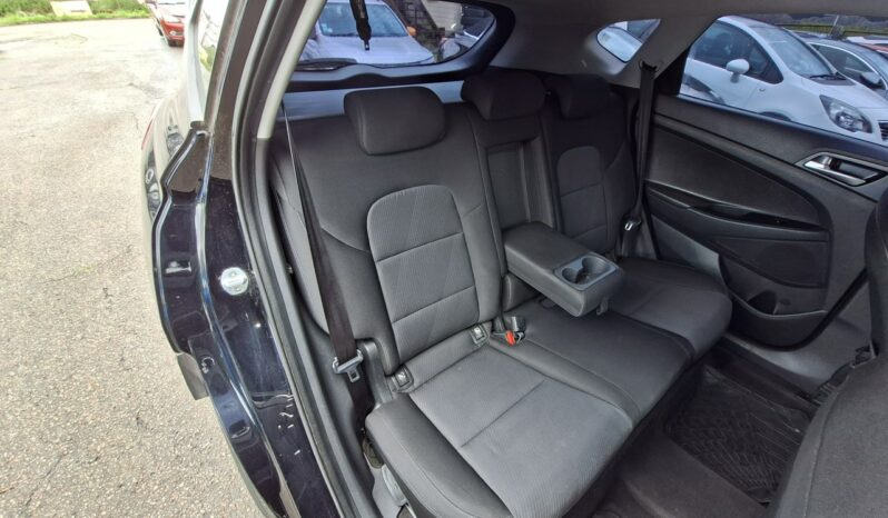 Hyundai Tucson | FWD (przód) | Manualna | 132 KM | Czarny full