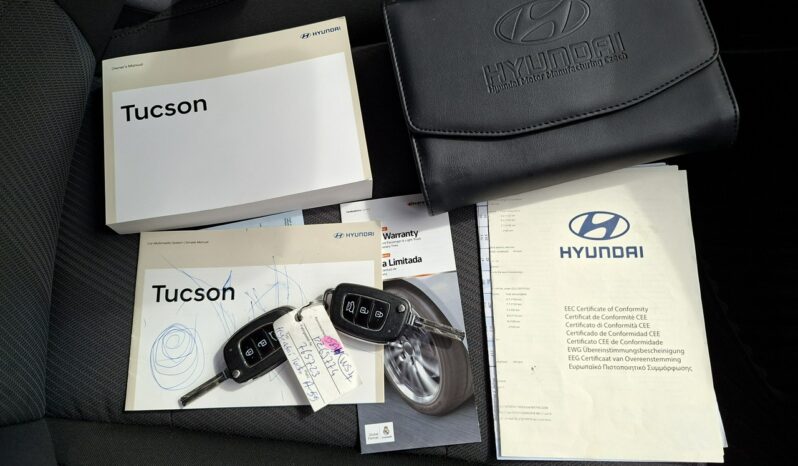 Hyundai Tucson | FWD (przód) | Manualna | 132 KM | Czarny full