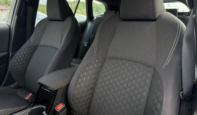 Toyota Corolla | FWD (przód) | Automatyczna | 140 KM | Srebrny full