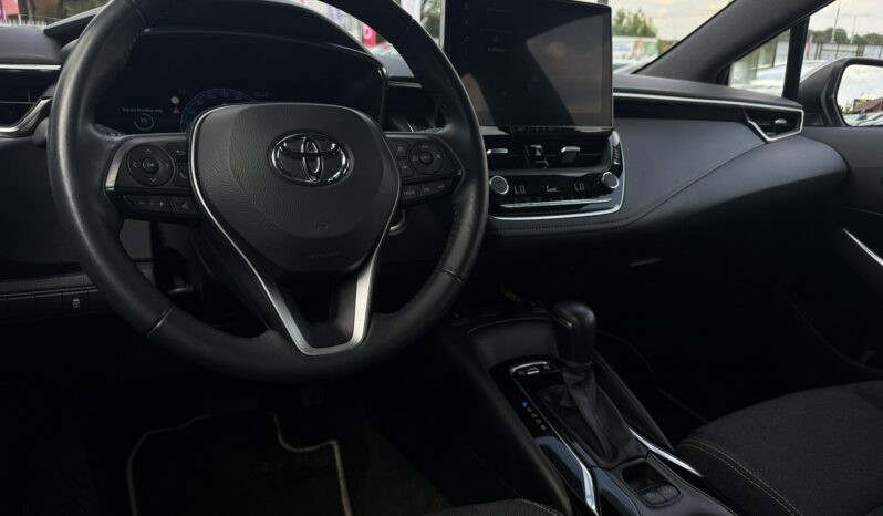Toyota Corolla | FWD (przód) | Automatyczna | 140 KM | Srebrny full