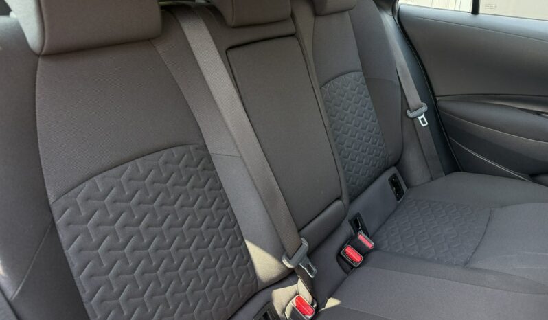 Toyota Corolla | FWD (przód) | Automatyczna | 122 KM | Czarny full