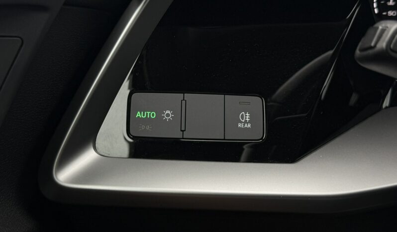 Audi A3 Sportback | FWD (przód) | Automatyczna | 150 KM | Czerwony full