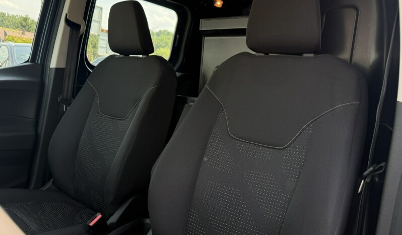 Ford Transit Courier | FWD (przód) | Manualna | 100 KM | Granatowy full