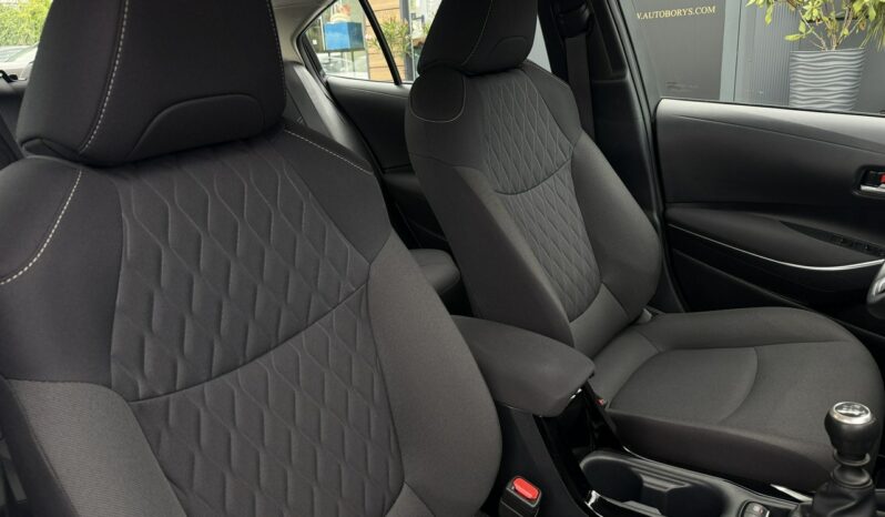 Toyota Corolla | FWD (przód) | Manualna | 125 KM | Srebrny full