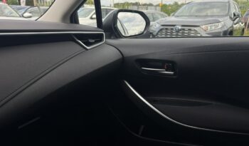 Toyota Corolla | FWD (przód) | Manualna | 125 KM | Srebrny full