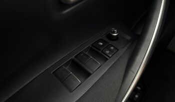 Toyota Corolla | FWD (przód) | Manualna | 125 KM | Srebrny full