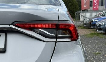 Toyota Corolla | FWD (przód) | Manualna | 125 KM | Srebrny full