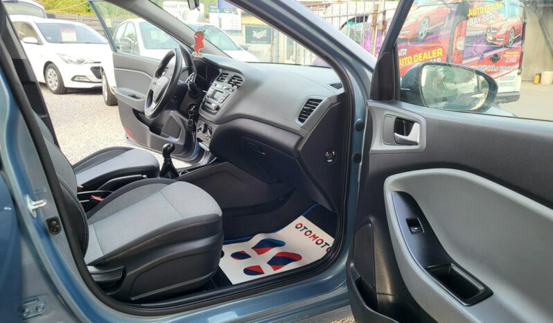 HYUNDAI i20  | FWD (przód) | Manualna | 85 KM | Niebieski full