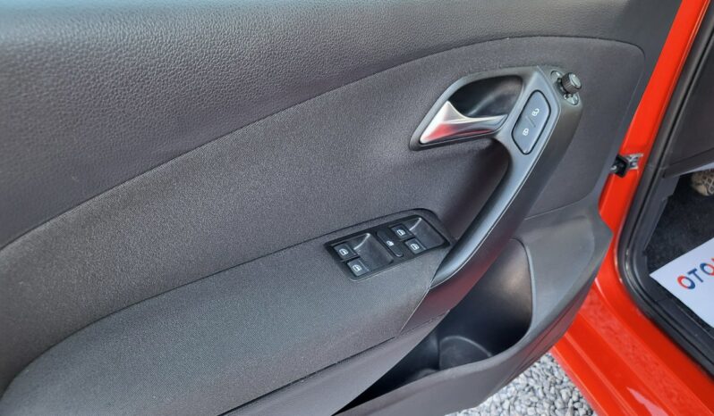 VOLKSWAGEN Polo  | FWD (przód) | Manualna | 70 KM | Pomarańczowy full