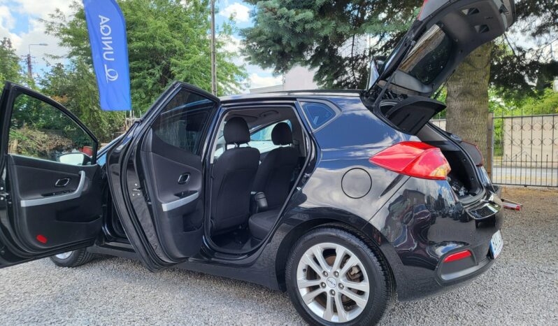 Kia Ceed | FWD (przód) | Manualna | 100 KM | Czarny full