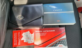 Kia Ceed | FWD (przód) | Manualna | 100 KM | Czarny full