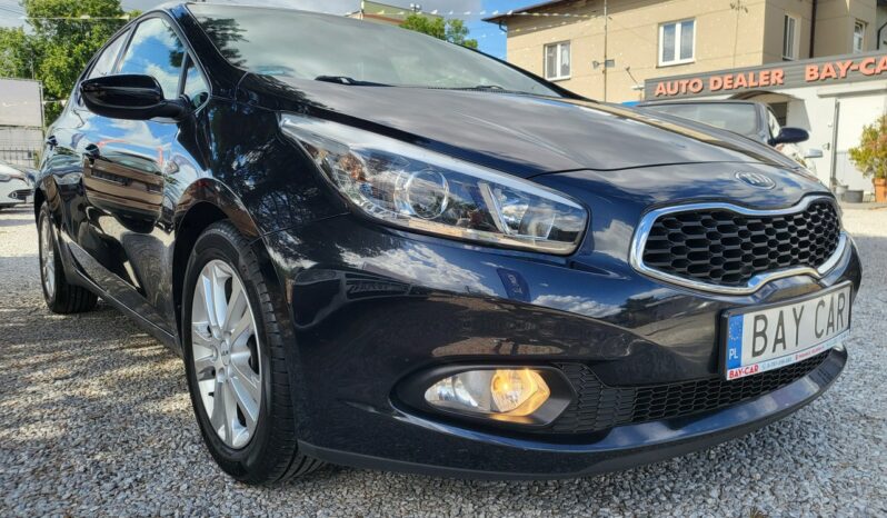 Kia Ceed | FWD (przód) | Manualna | 100 KM | Czarny full