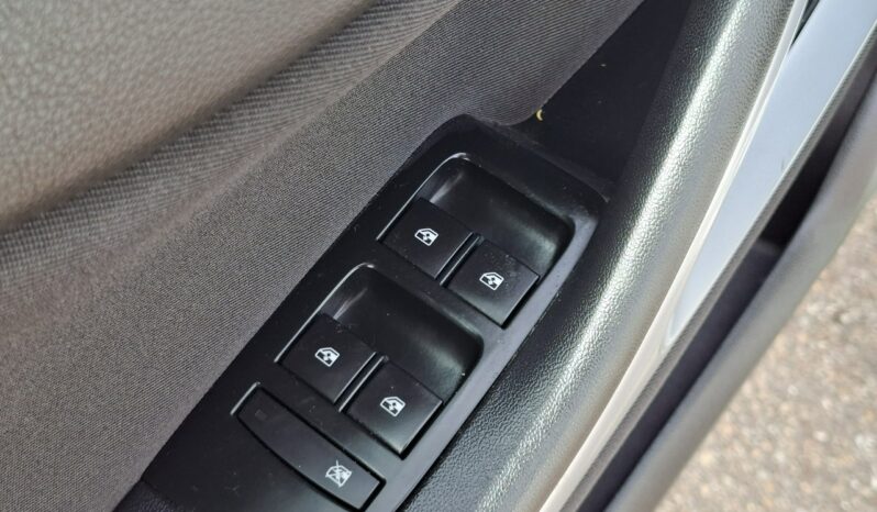 Opel Zafira | FWD (przód) | Manualna | 120 KM | Biały full