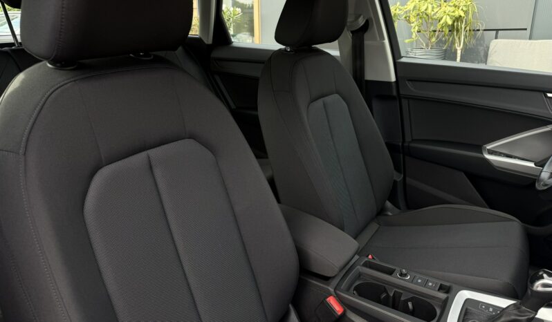 Audi Q3 | FWD (przód) | Automatyczna | 150 KM | Czarny full