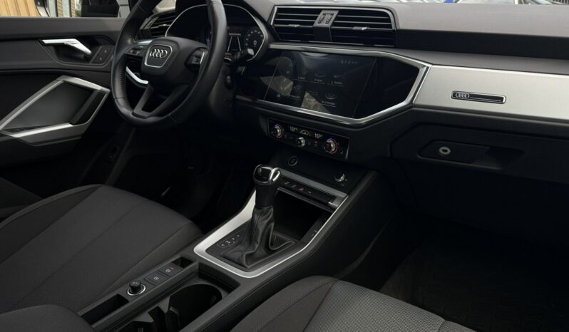 Audi Q3 | FWD (przód) | Automatyczna | 150 KM | Czarny full