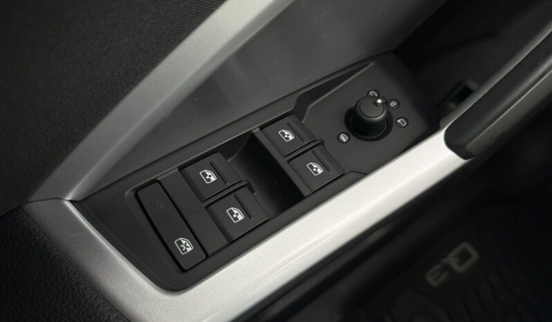 Audi Q3 | FWD (przód) | Automatyczna | 150 KM | Czarny full