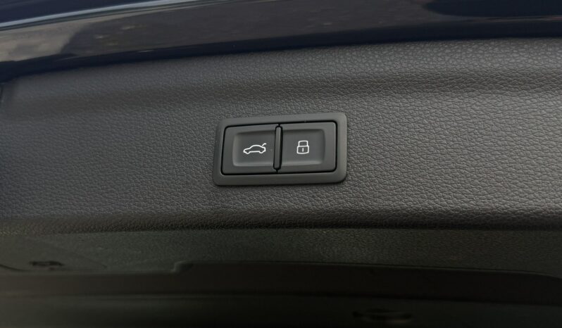 Audi Q3 | FWD (przód) | Automatyczna | 150 KM | Czarny full