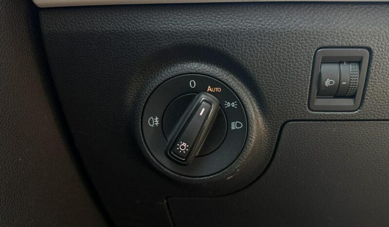 Seat Ibiza | FWD (przód) | Manualna | 80 KM | Granatowy full