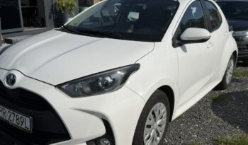 Toyota Yaris | FWD (przód) | Automatyczna | 116 KM | Biały full
