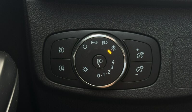 Ford Focus | FWD (przód) | Manualna | 125 KM | Czerwony full