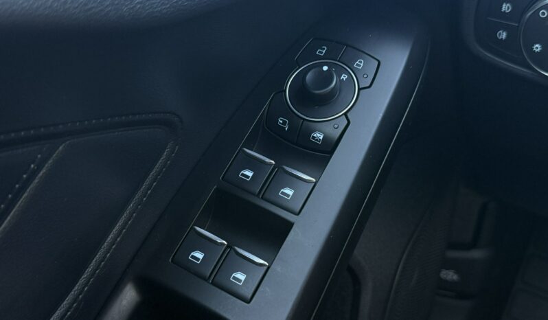 Ford Focus | FWD (przód) | Manualna | 125 KM | Czerwony full