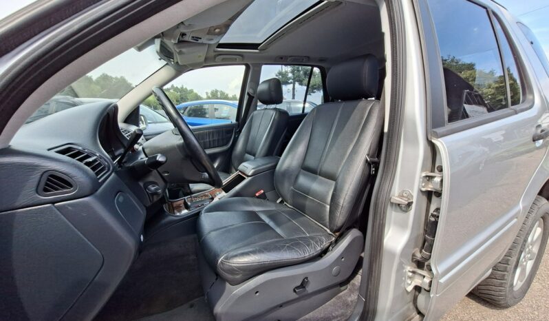 Mercedes-Benz ML | 4×4 (stały) | Automatyczna | 218 KM | Srebrny full