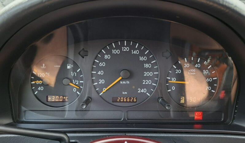 Mercedes-Benz ML | 4×4 (stały) | Automatyczna | 218 KM | Srebrny full