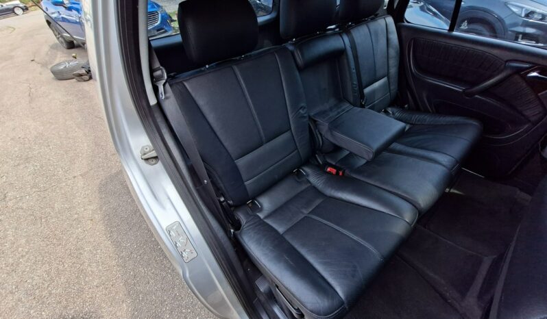 Mercedes-Benz ML | 4×4 (stały) | Automatyczna | 218 KM | Srebrny full