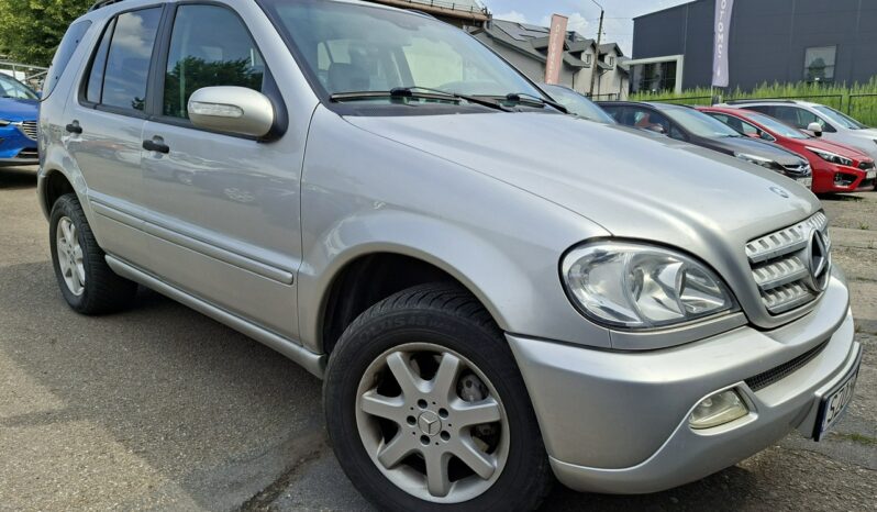 Mercedes-Benz ML | 4×4 (stały) | Automatyczna | 218 KM | Srebrny full