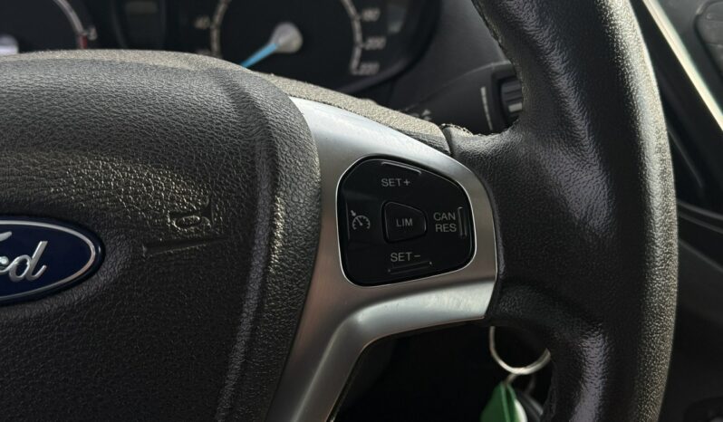 Ford Tourneo Courier | FWD (przód) | Manualna | 100 KM | Biały full