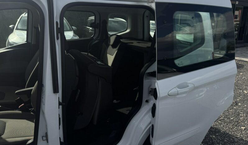 Ford Tourneo Courier | FWD (przód) | Manualna | 100 KM | Biały full