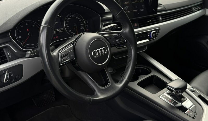 Audi A4 Avant | FWD (przód) | Automatyczna | 204 KM | Czarny full