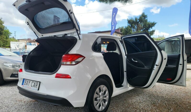 Hyundai i30 | FWD (przód) | Manualna | 100 KM | Biały full
