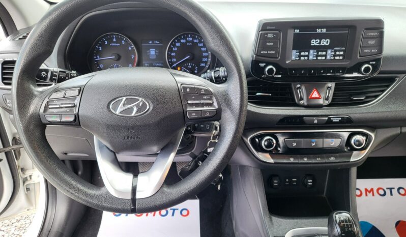 Hyundai i30 | FWD (przód) | Manualna | 100 KM | Biały full