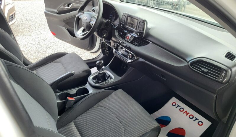 Hyundai i30 | FWD (przód) | Manualna | 100 KM | Biały full