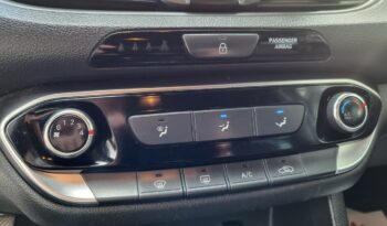 Hyundai i30 | FWD (przód) | Manualna | 100 KM | Biały full