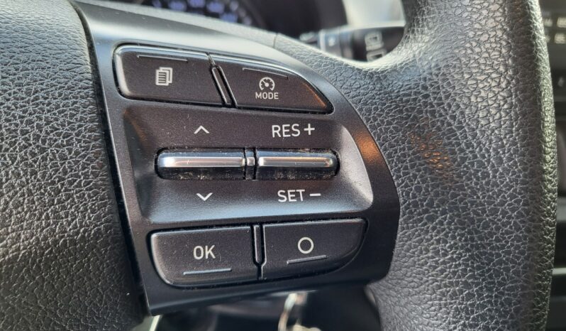 Hyundai i30 | FWD (przód) | Manualna | 100 KM | Biały full