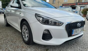Hyundai i30 | FWD (przód) | Manualna | 100 KM | Biały full