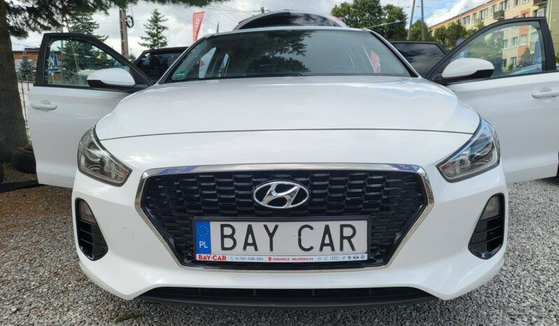 Hyundai i30 | FWD (przód) | Manualna | 100 KM | Biały full